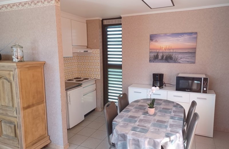 Living1 68a6ec70234c9